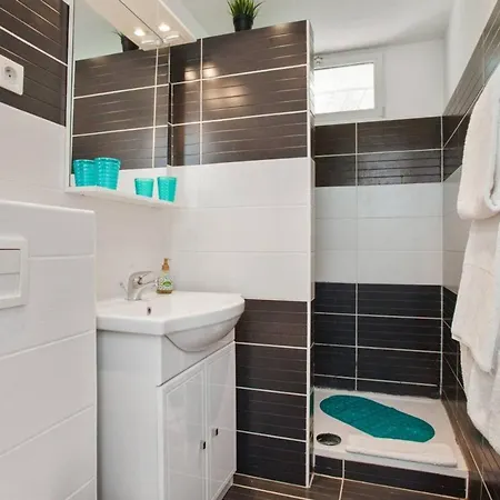 Studio Pointe Croisette With Garden Parking & Aircon Near The Beach * Cannes